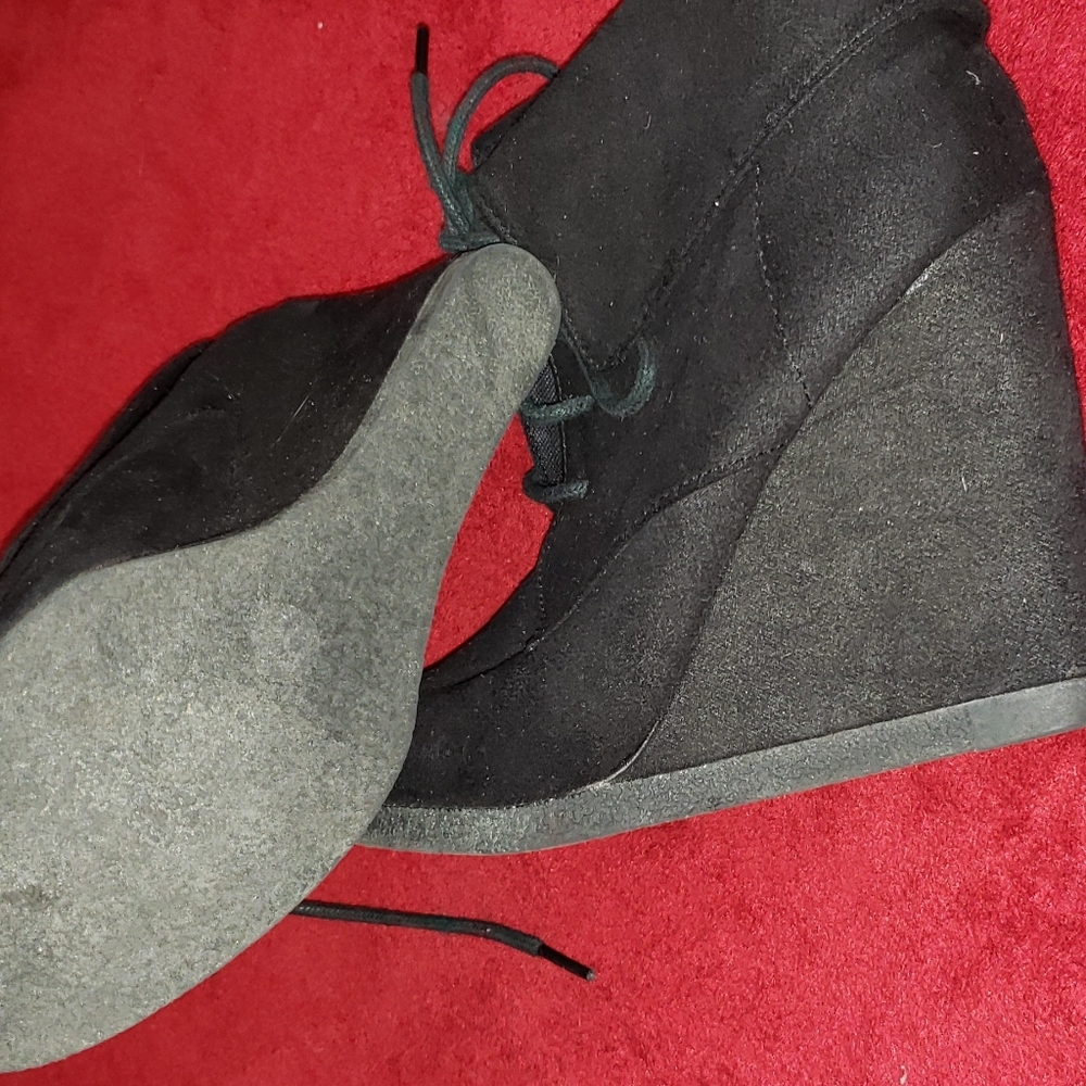 Black Boot wedged shoes